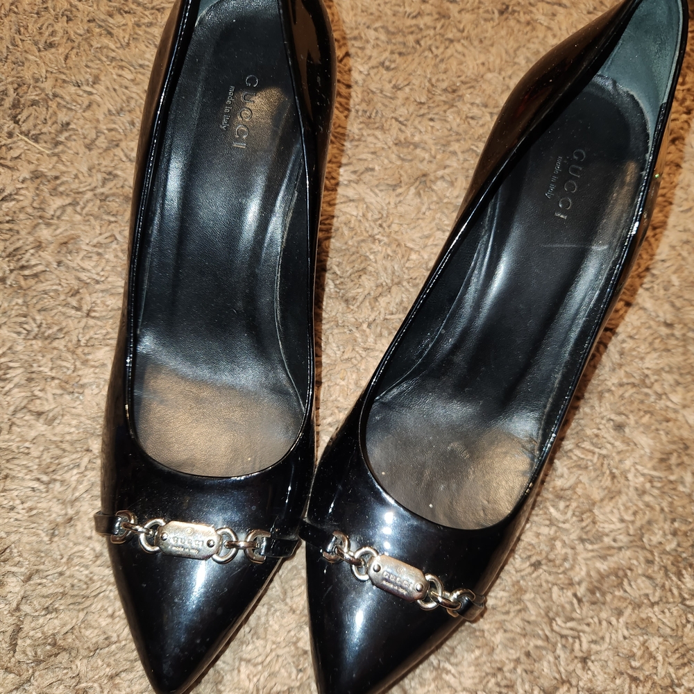 Gucci Black Patent Leather Heels with Silver Accent